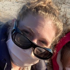 Meet your Posher, Danielle